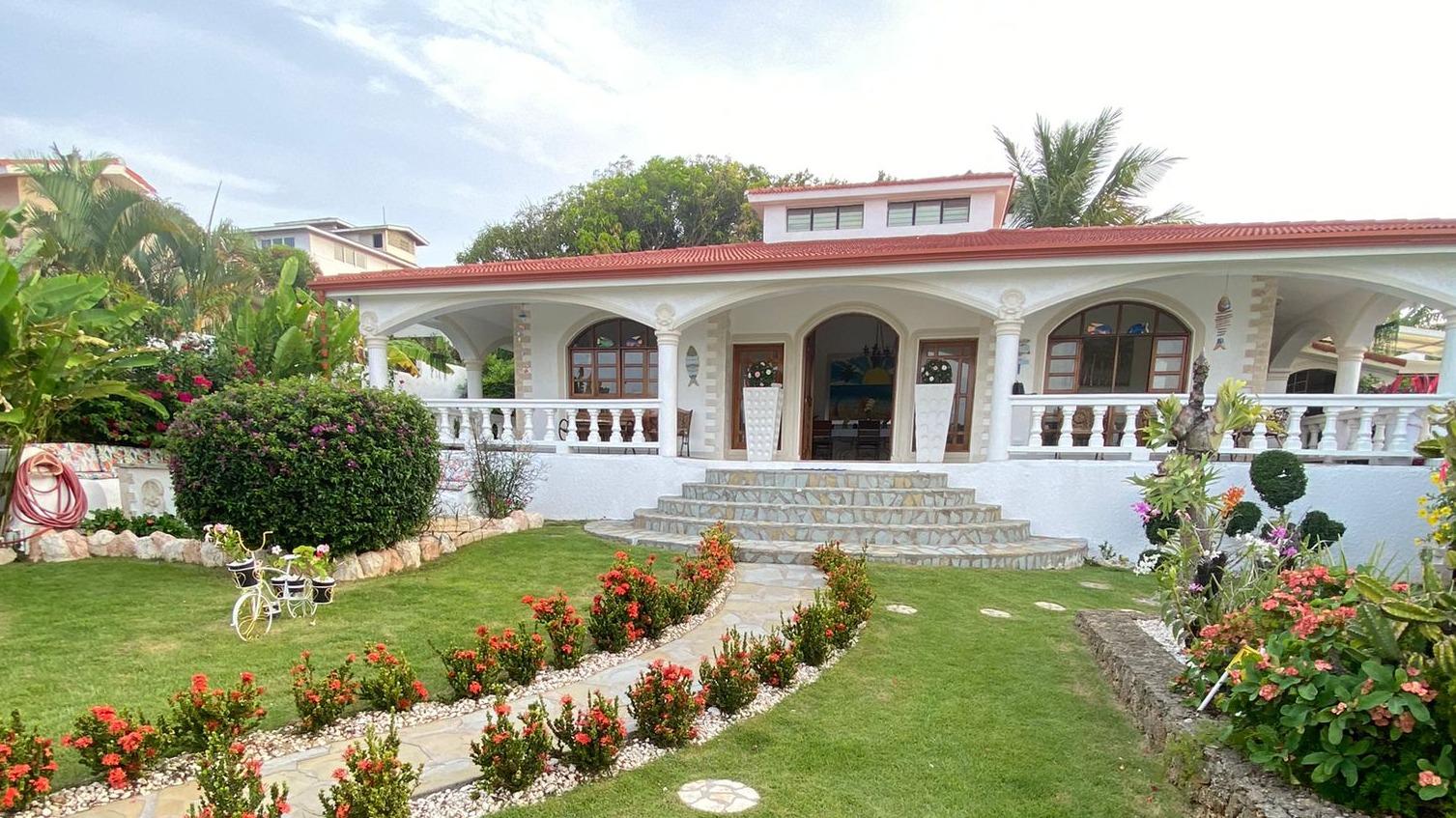 Villa with sea view for sale