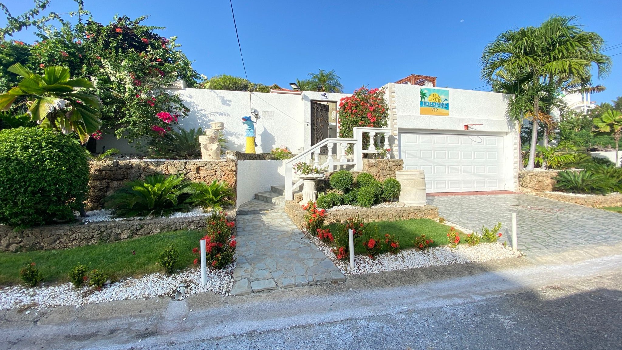 Villa with sea view for sale