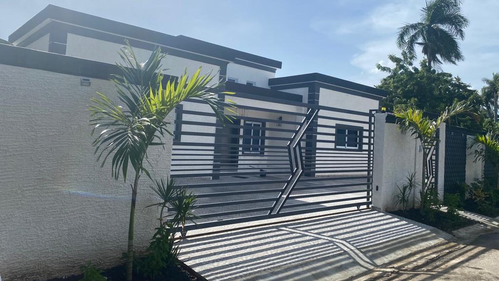 Costambar Vacation Villa, Puerto Plata, 2 minutes from the beach 